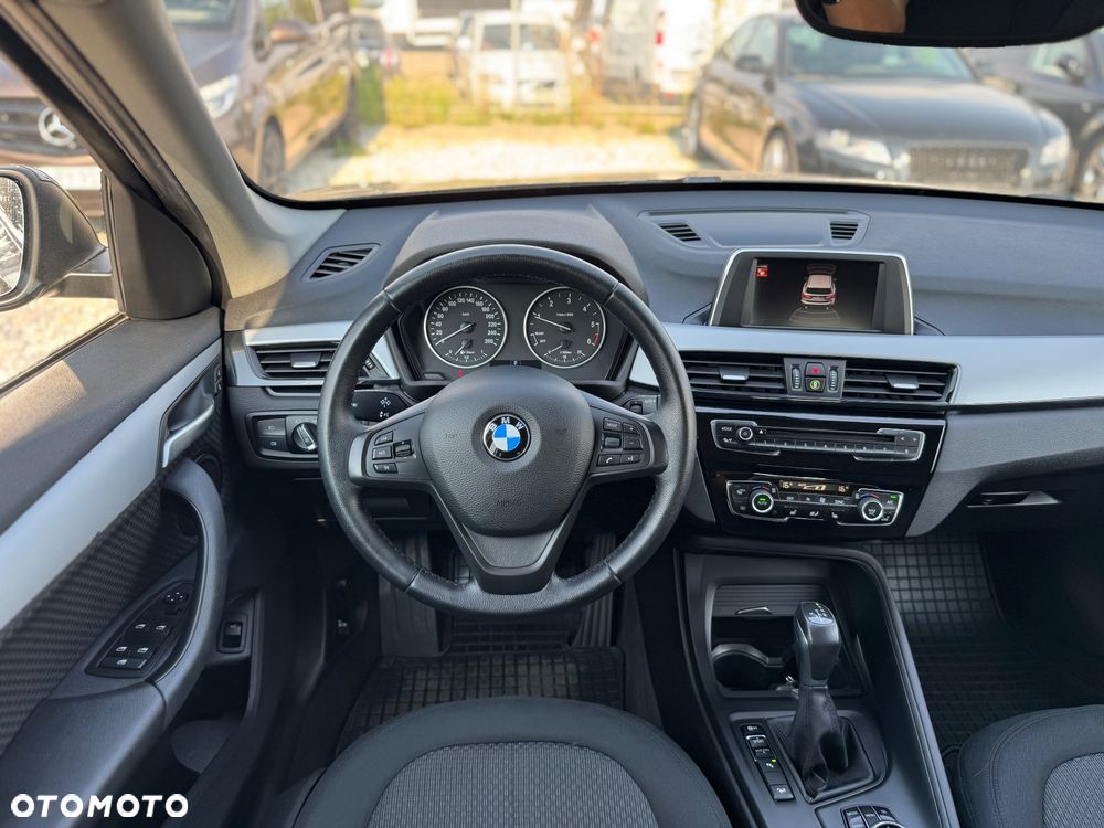 BMW X1 xDrive18d xLine - 24