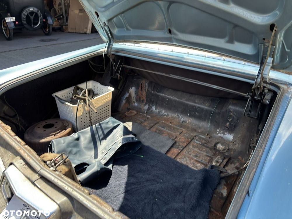 Cadillac Deville - 18