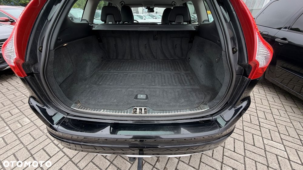Volvo XC 60 D4 Momentum - 28