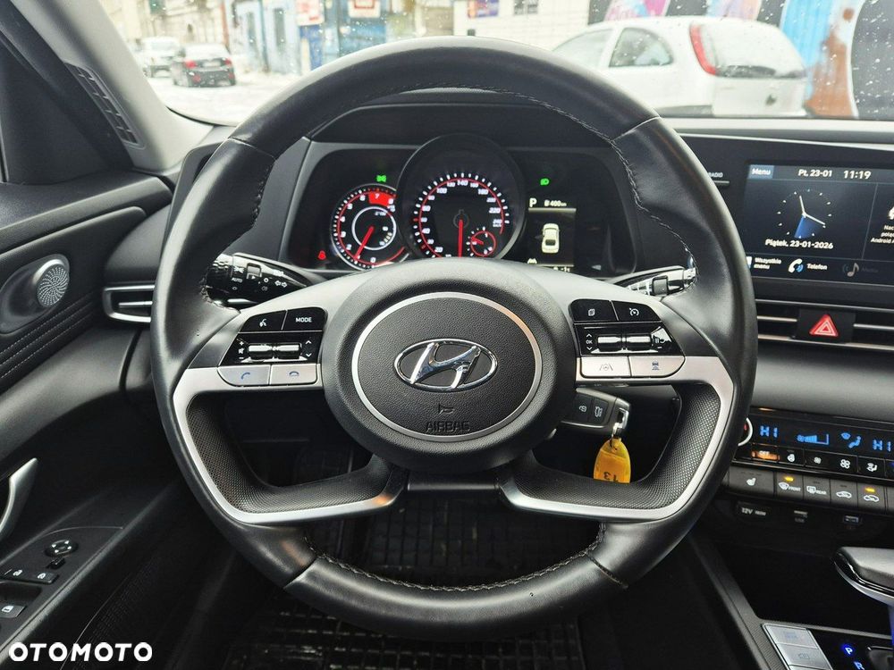 Hyundai Elantra - 15