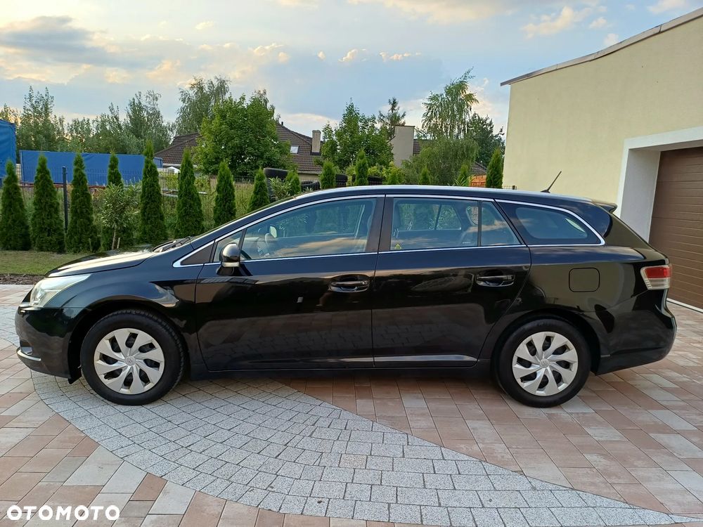 Toyota Avensis 1.8 Sol NAVI - 5
