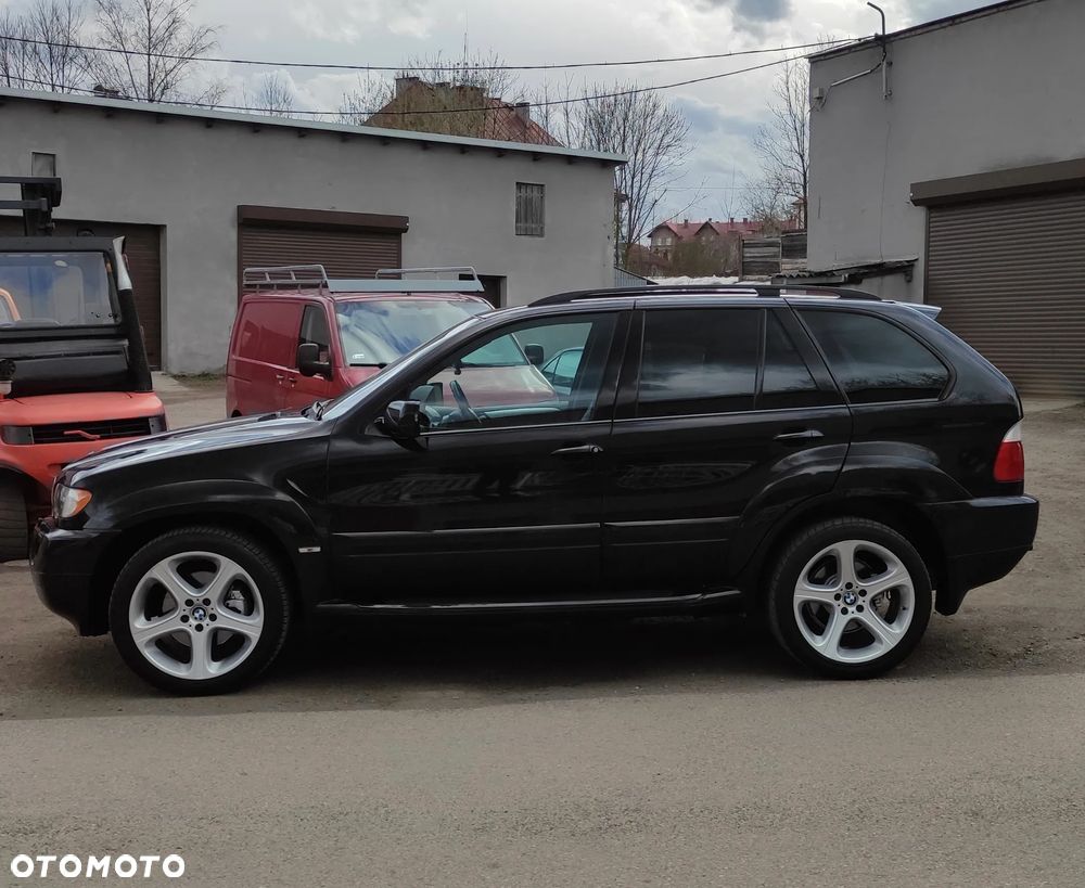 BMW X5 4.4i - 7