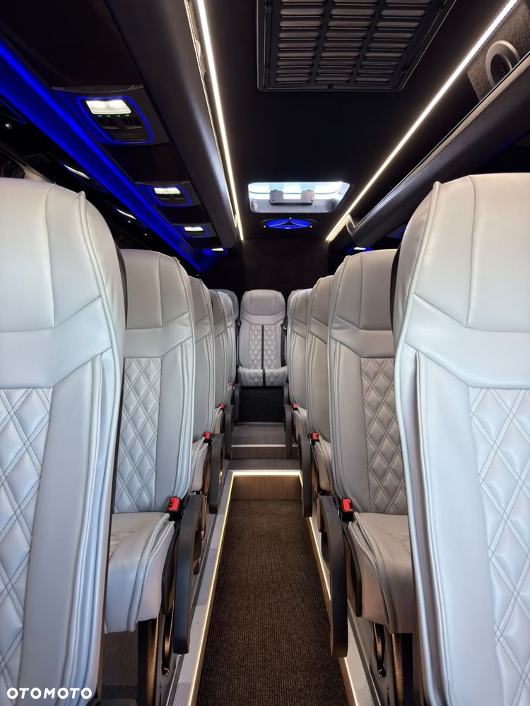 Mercedes-Benz Sprinter 519  rocznik 2026 - 32