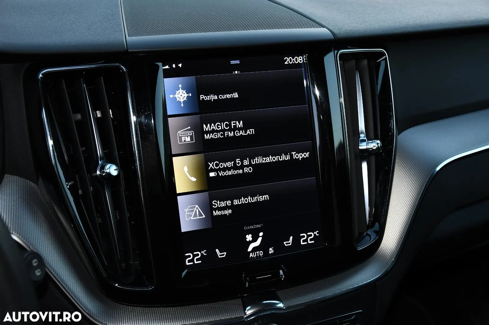 Volvo XC 60 B4 MHEV AT AWD Plus Dark - 11