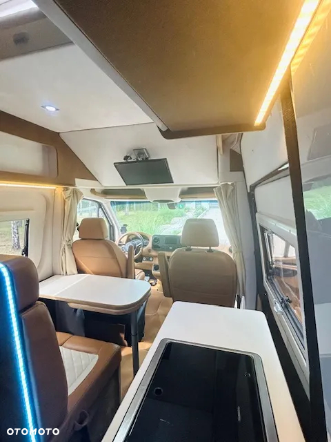 Mercedes-Benz SPRINTER 319 - 18