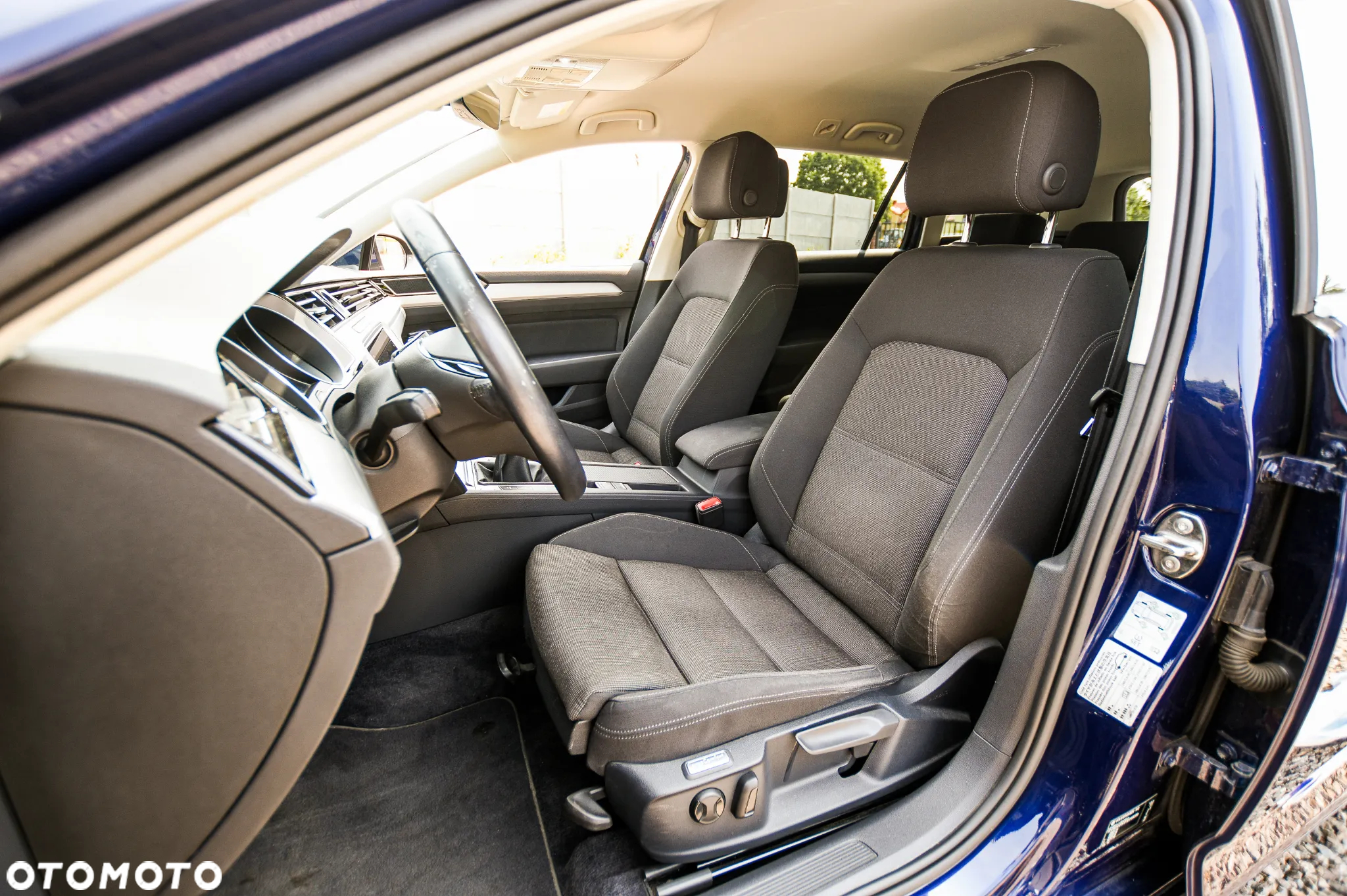 Volkswagen Passat 1.6 TDI BMT Comfortline - 28