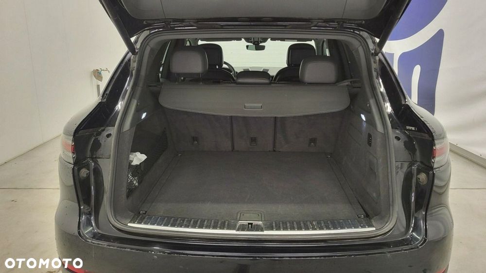 Porsche Cayenne - 22