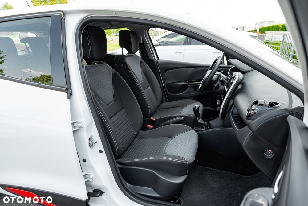 Renault Clio TCe 90 Limited - 24