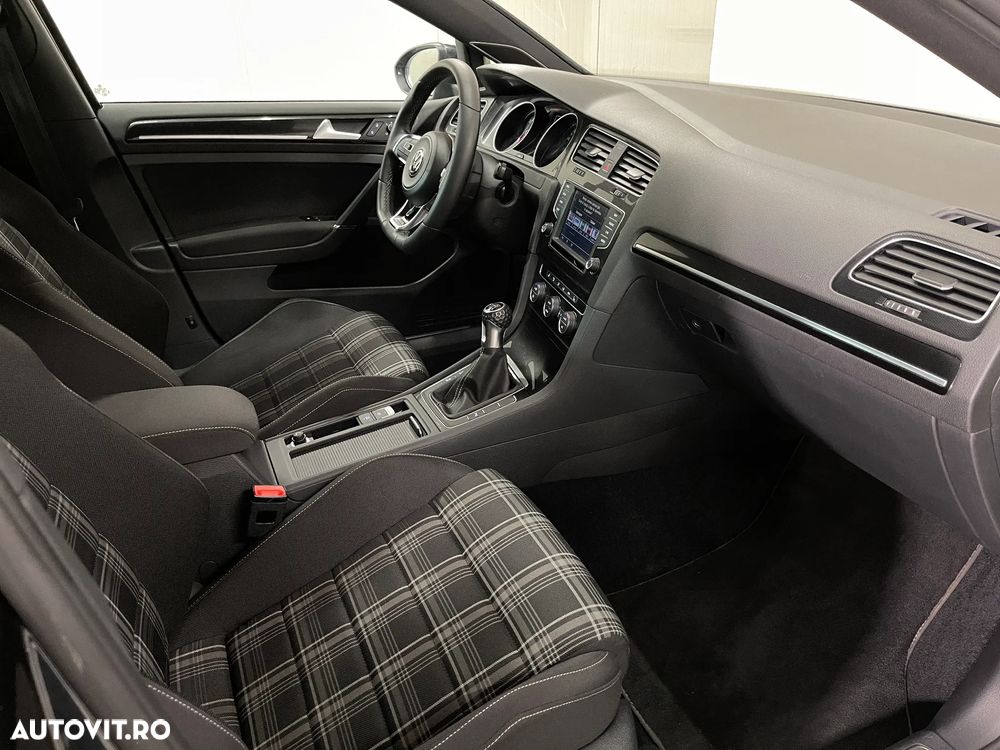 Volkswagen Golf GTD (BlueMotion Technology) - 11