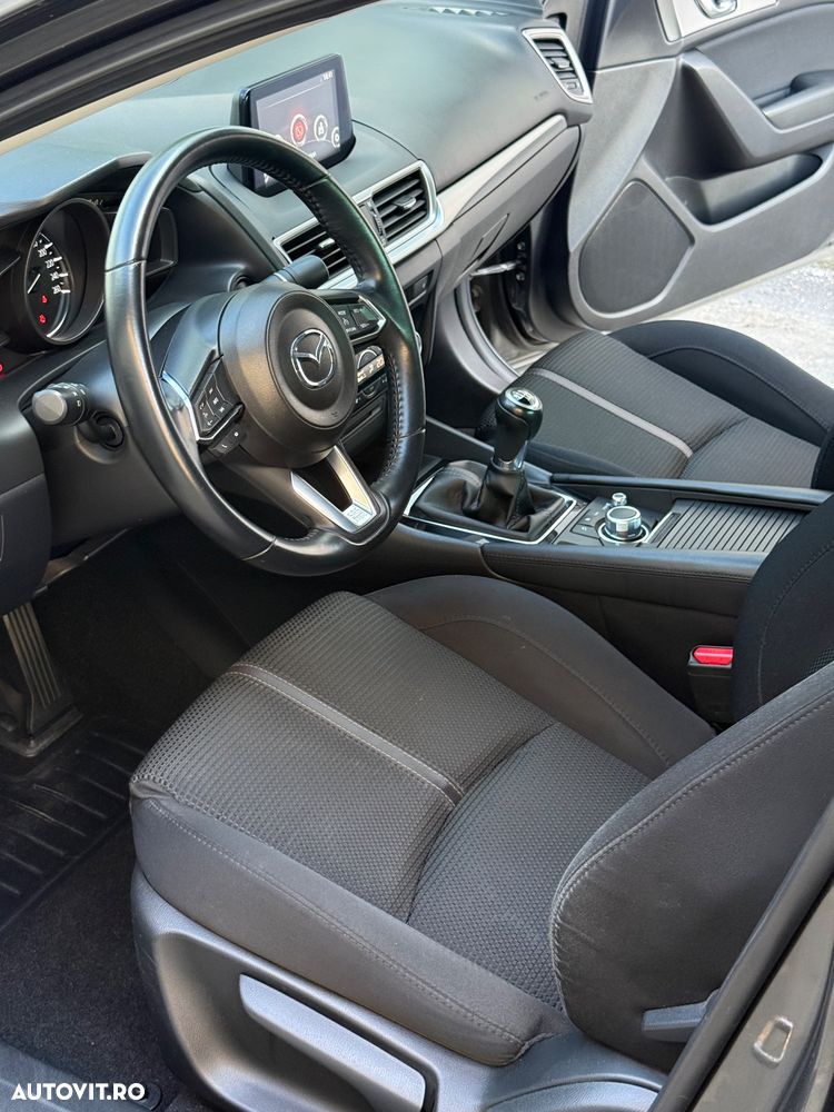Mazda 3 - 8