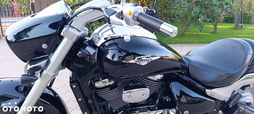 Suzuki Intruder - 39