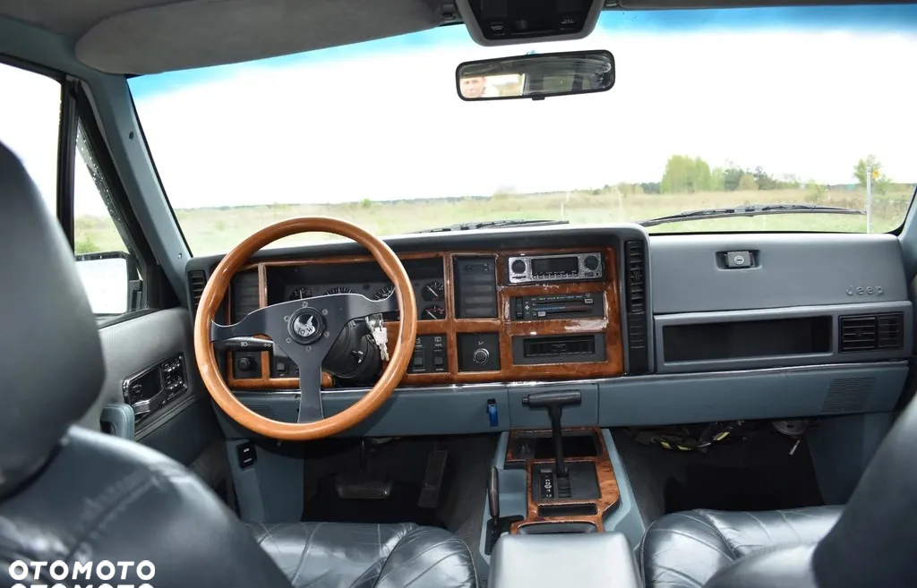 Jeep Cherokee 4.0 Limited - 9