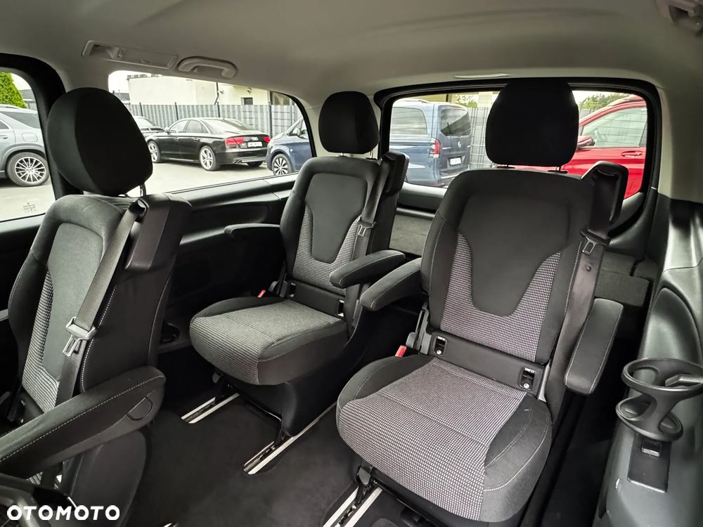 Mercedes-Benz Klasa V 300 d lang 9G-TRONIC Avantgarde - 16
