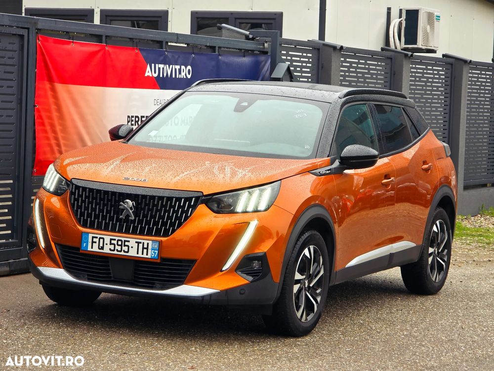 Peugeot 2008 PureTech 130 EAT8 GT - 4