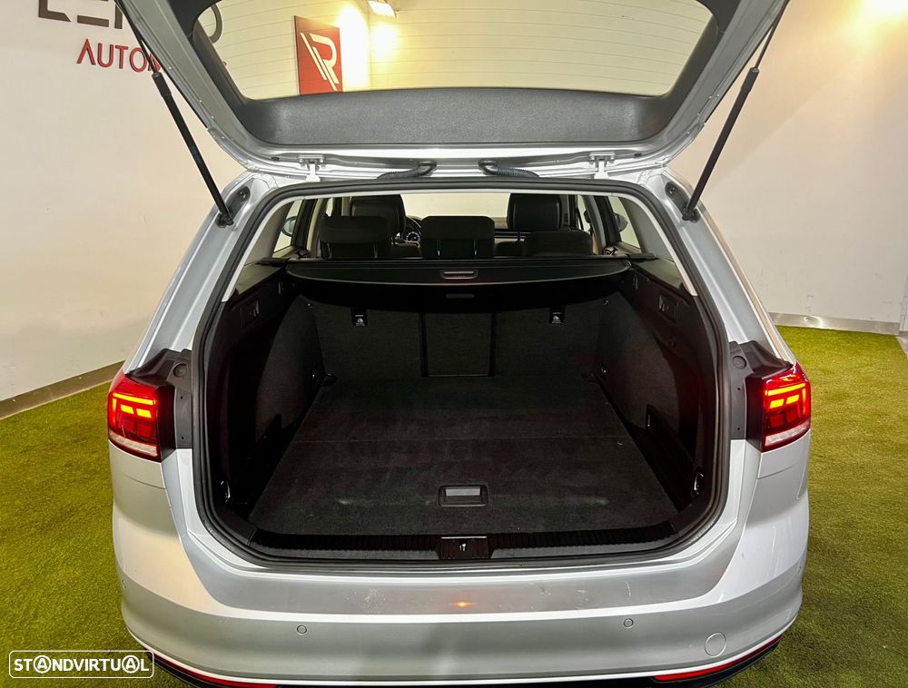 VW Passat Variant 1.6 TDI Confortline DSG - 30