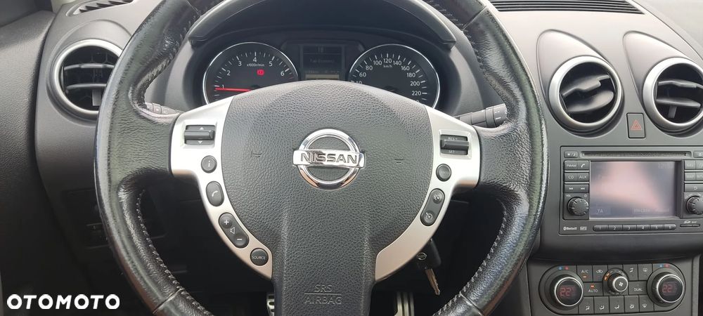 Nissan Qashqai 2.0 4x4 visia - 11