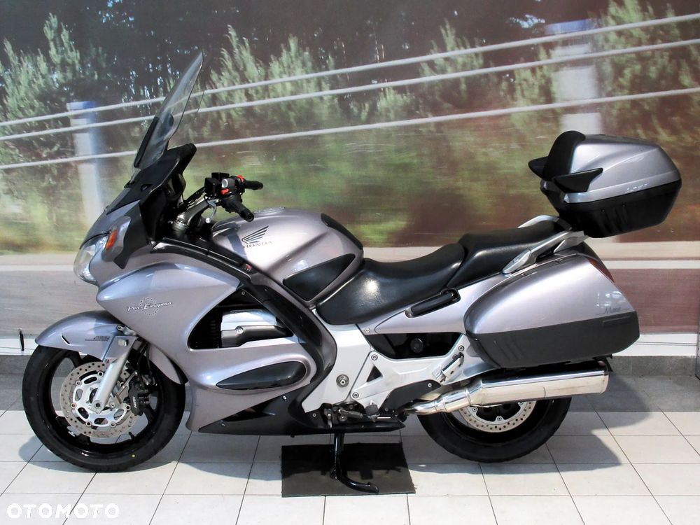 Honda ST - 6