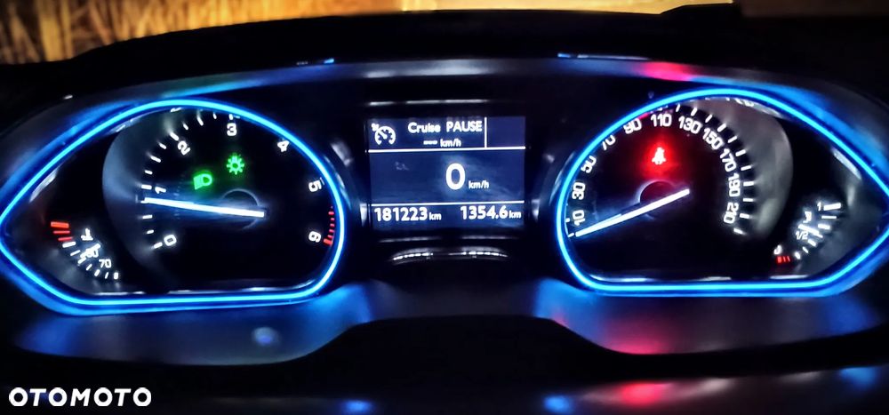 Peugeot 2008 e-HDi FAP 92 STOP & START Allure - 14