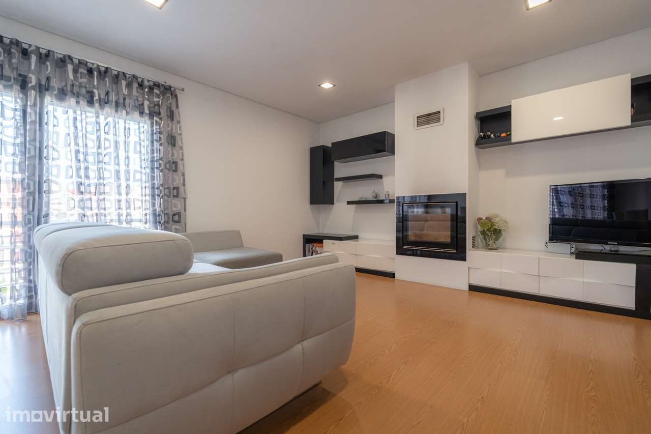 T3 Moderno, mobilado, com garagem - Grande imagem: 2/40