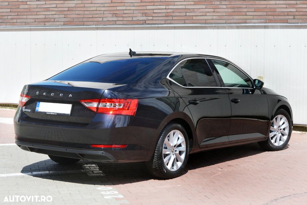 Skoda Superb 2.0 TDI DSG Ambition - 5