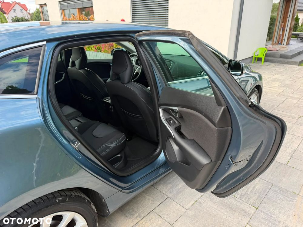 Volvo V40 D2 Summum - 21