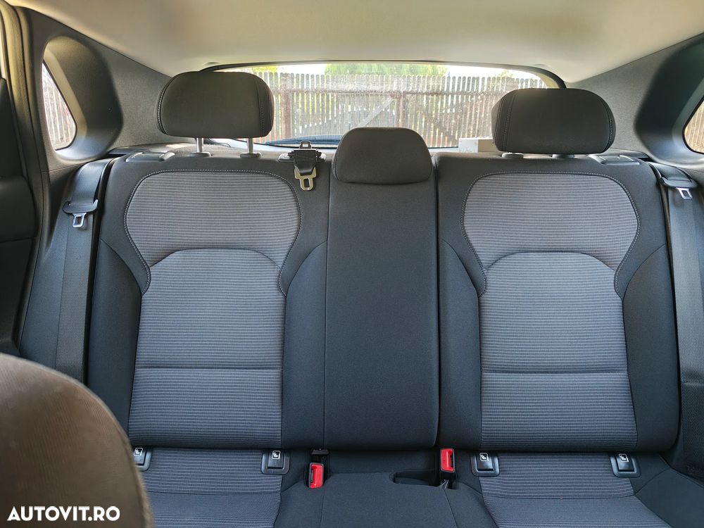 Hyundai i30 1.4 100CP 5DR M/T Comfort - 18