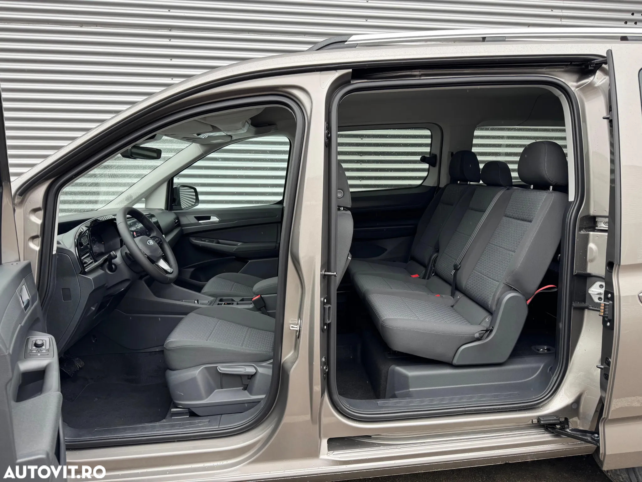 Ford Tourneo Connect 2.0L EcoBlue LWB Titanium - 23