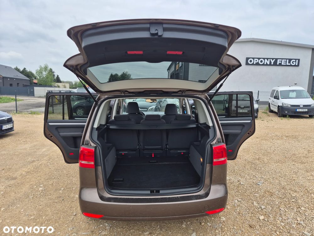 Volkswagen Touran 1.6 TDI DPF BlueMotion Technology MATCH - 11