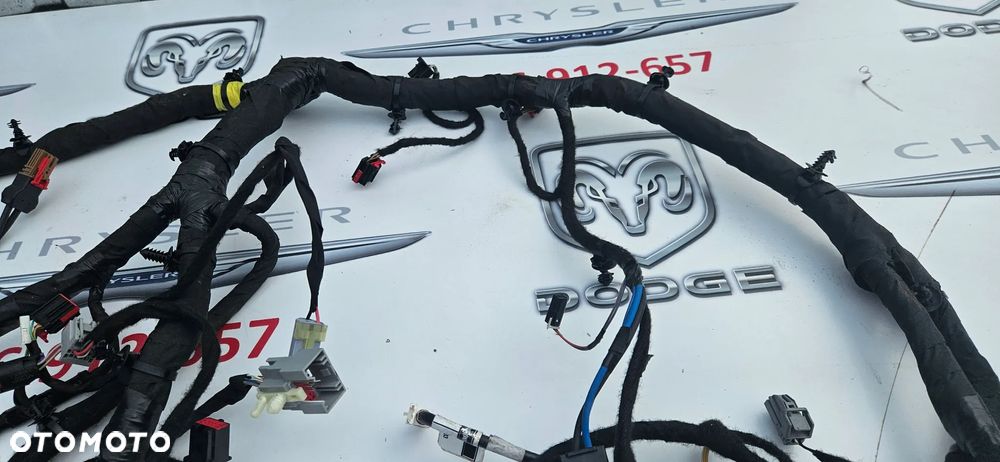 Dodge Durango III LIFT 2021- Instalacja deski Wiązka kokpitu pod dużą nawigację Instalacja radia  Kostki Wtyczki Kable - 5