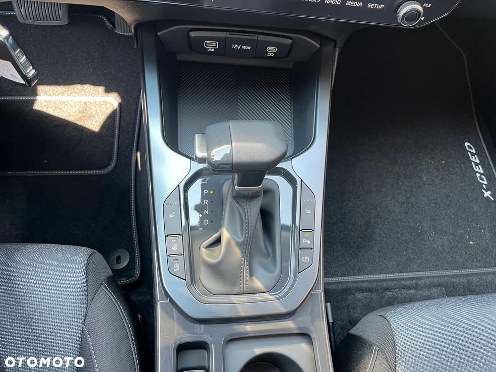 Kia XCeed 1.6 T-GDI M DCT - 24