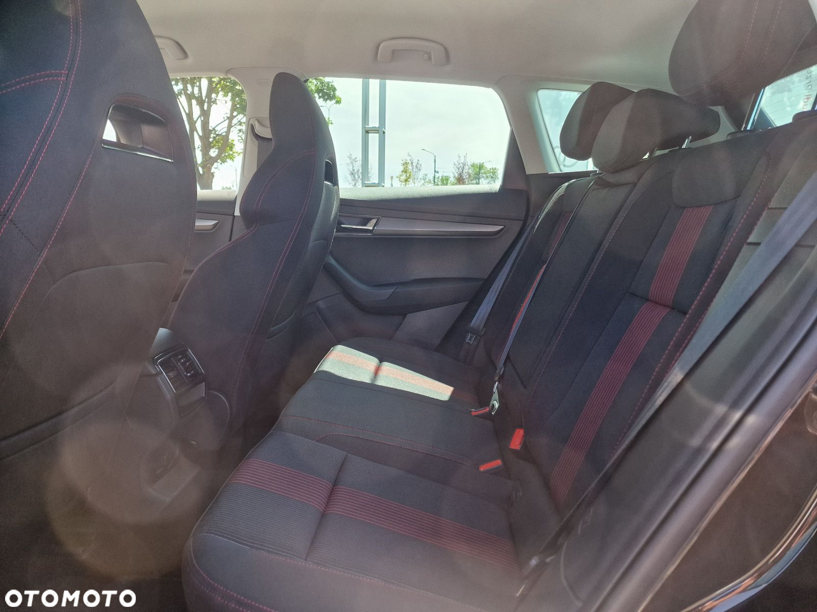 Skoda Karoq 1.5 TSI ACT GPF 4x2 Style DSG - 12