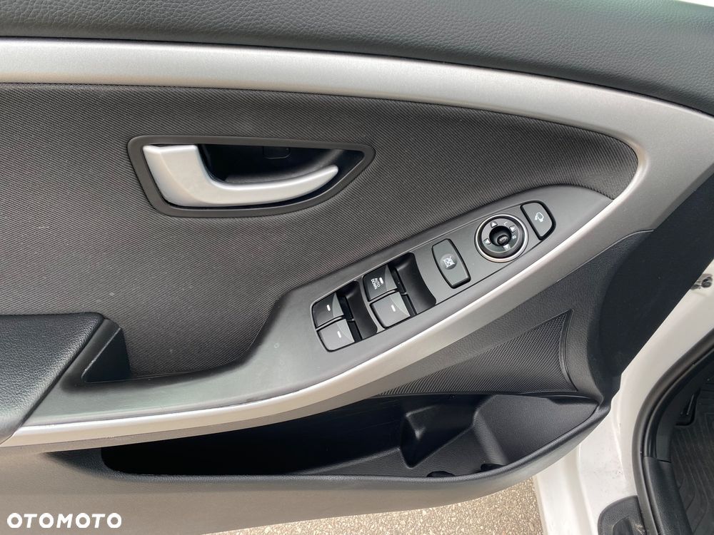 Honda Civic 1.4 i-VTEC Sport 40 Jahre Edition - 19