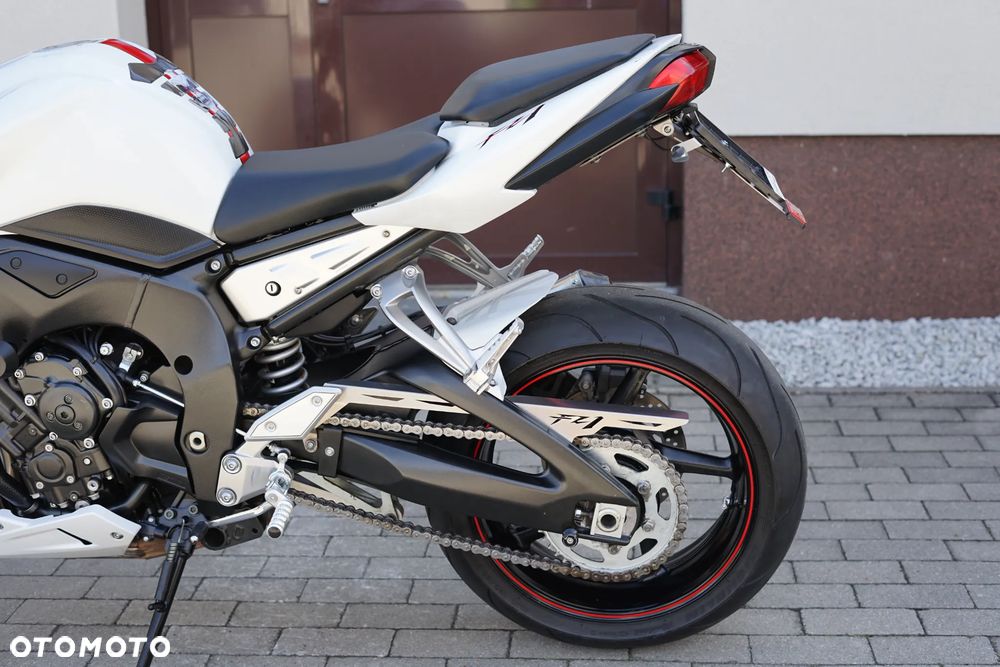 Yamaha FZ - 24