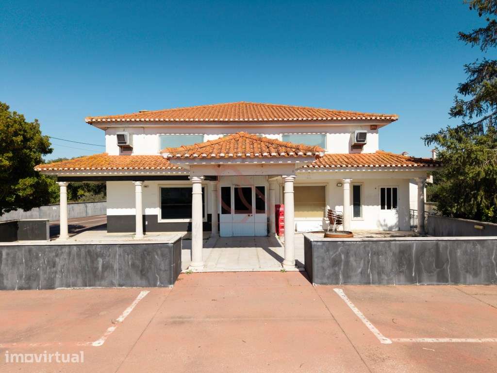 Espaço versátil em Valinho de Fátima com potencial para comércio ou...