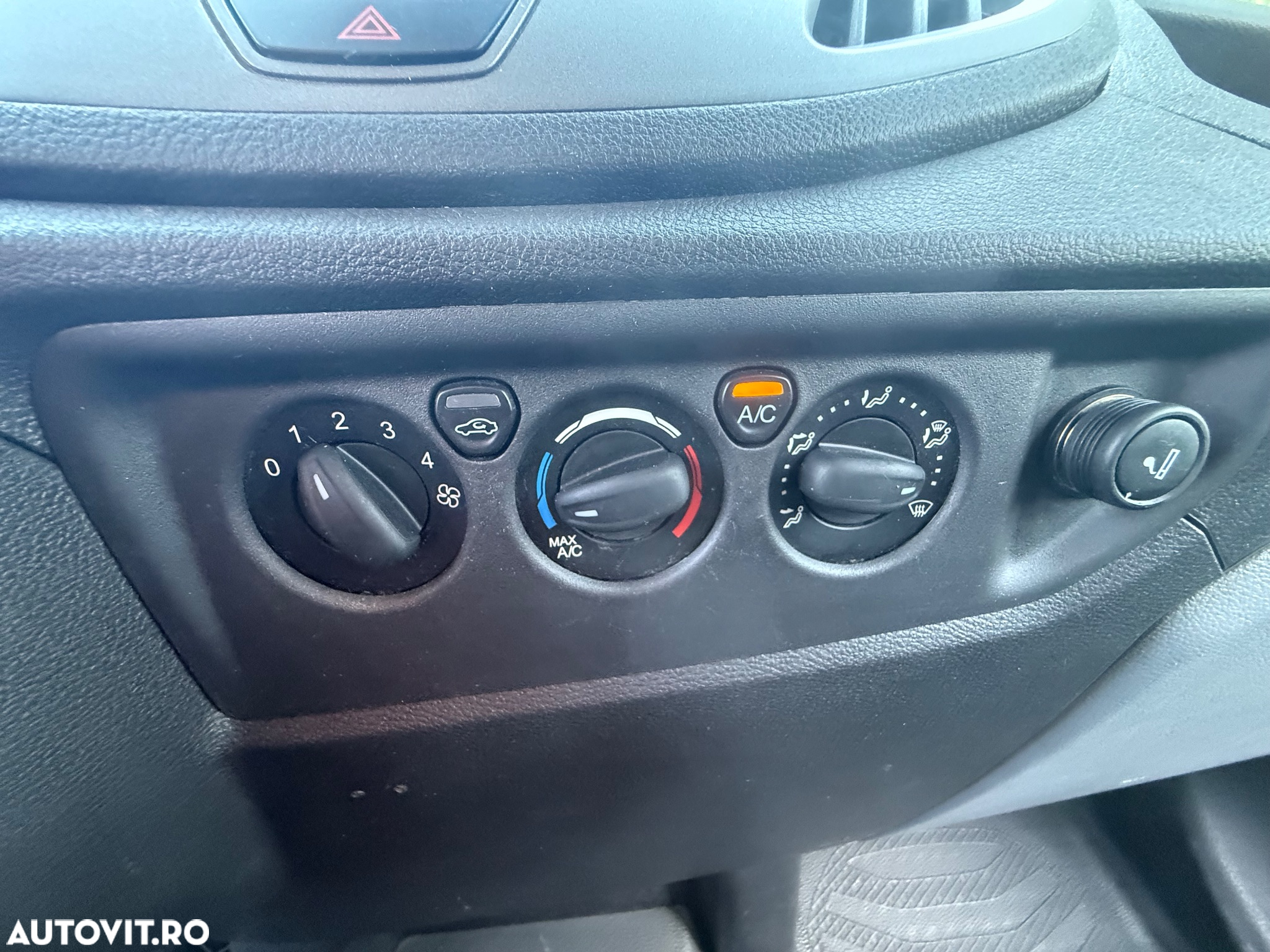 Ford Transit - 26