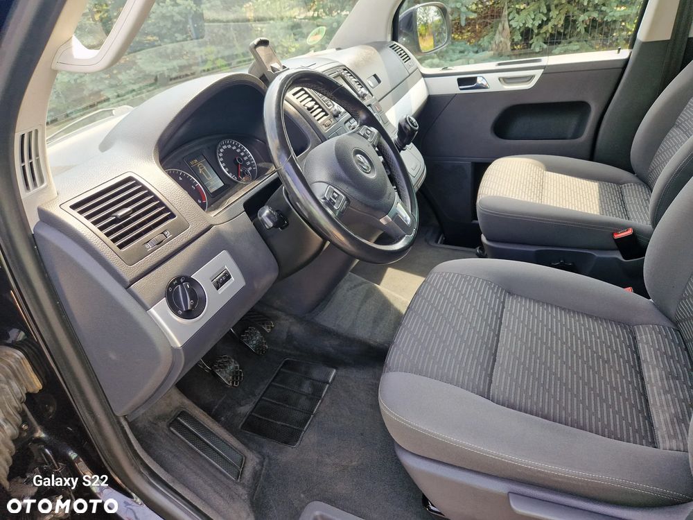 Volkswagen Multivan - 17
