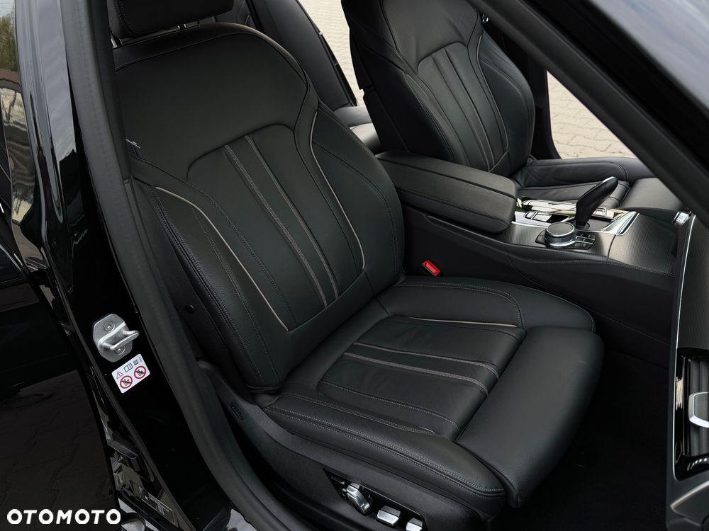 BMW Seria 5 530i M Sport Edition - 38