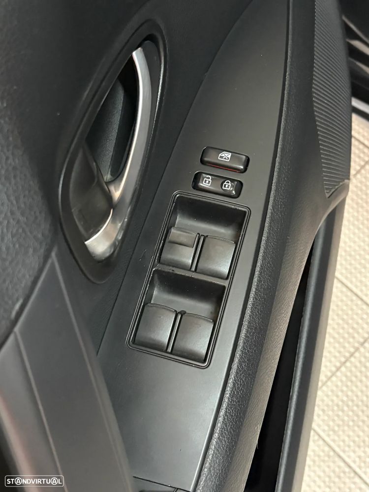 Toyota Avensis Touring Sports 1.6 D-4D Luxury+GPS - 18