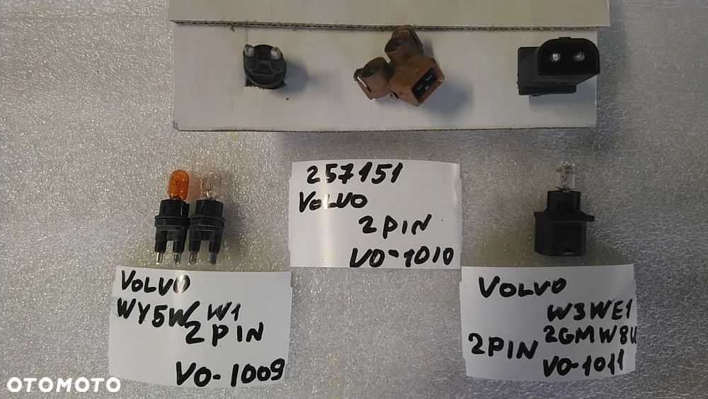 VOLVO OPRAWKA ŻARÓWKI LAMP - 12