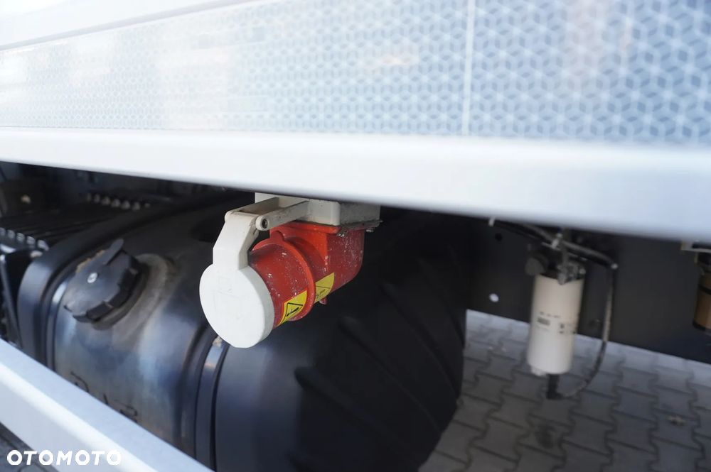 DAF LF 290 E6 4x2 / Chłodnia Lamberet 22 palety / Multitemperatura / Carrier Supra 1150 MR - 9