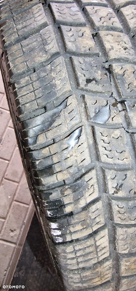 OPONY Wielosezonowe Vredestein 215/65 R15C 102/104T 2023R - 10