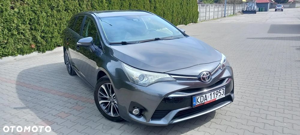 Toyota Avensis 1.8 Executive - 6
