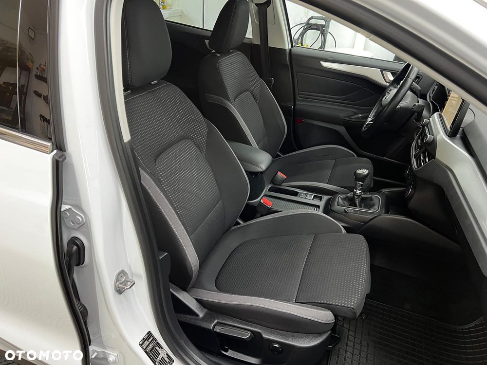 Ford Focus 1.5 EcoBlue STart-Stopp-System TITANIUM X - 17