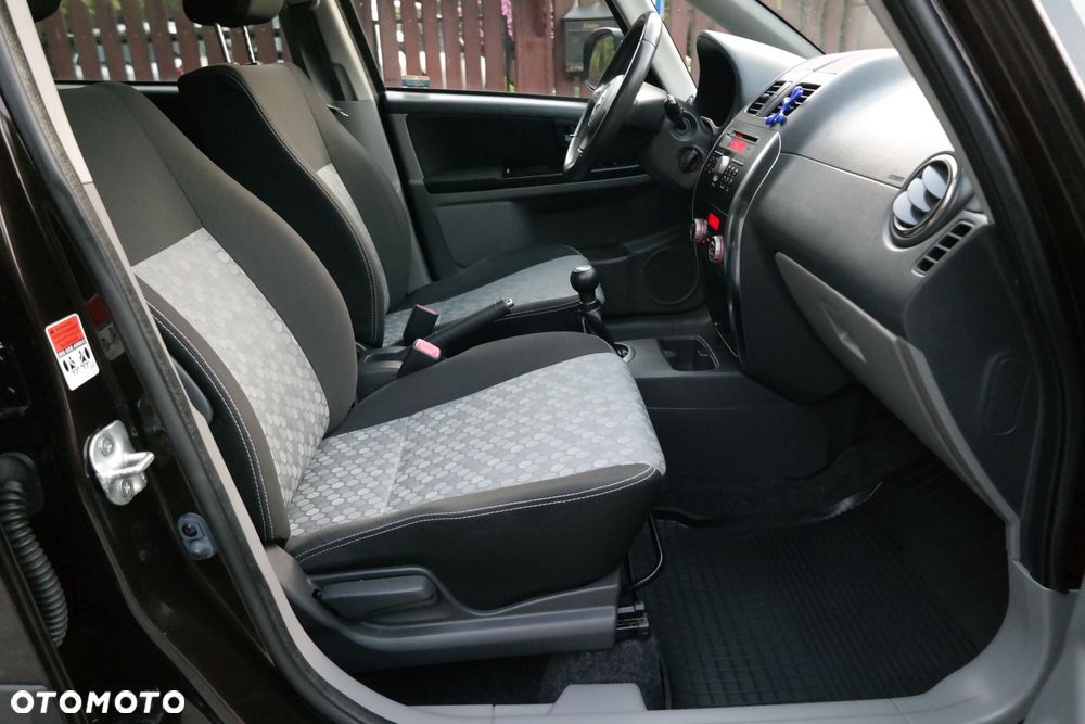 Suzuki SX4 1.6 Comfort Plus 4WD - 13