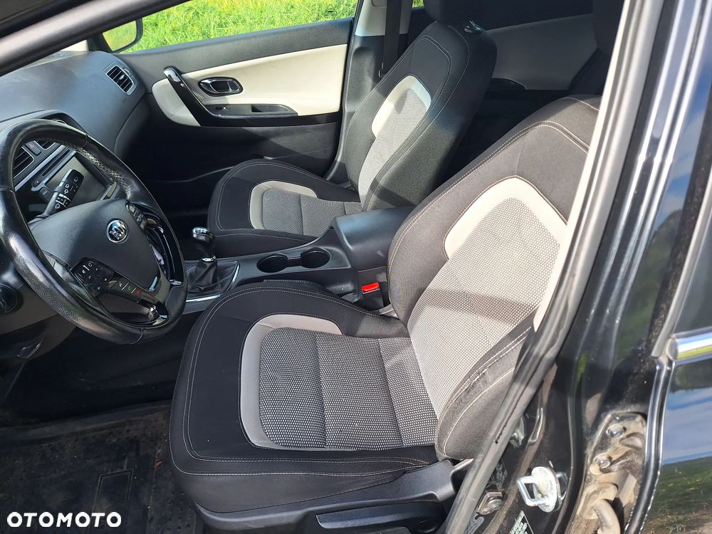 Kia Ceed - 23