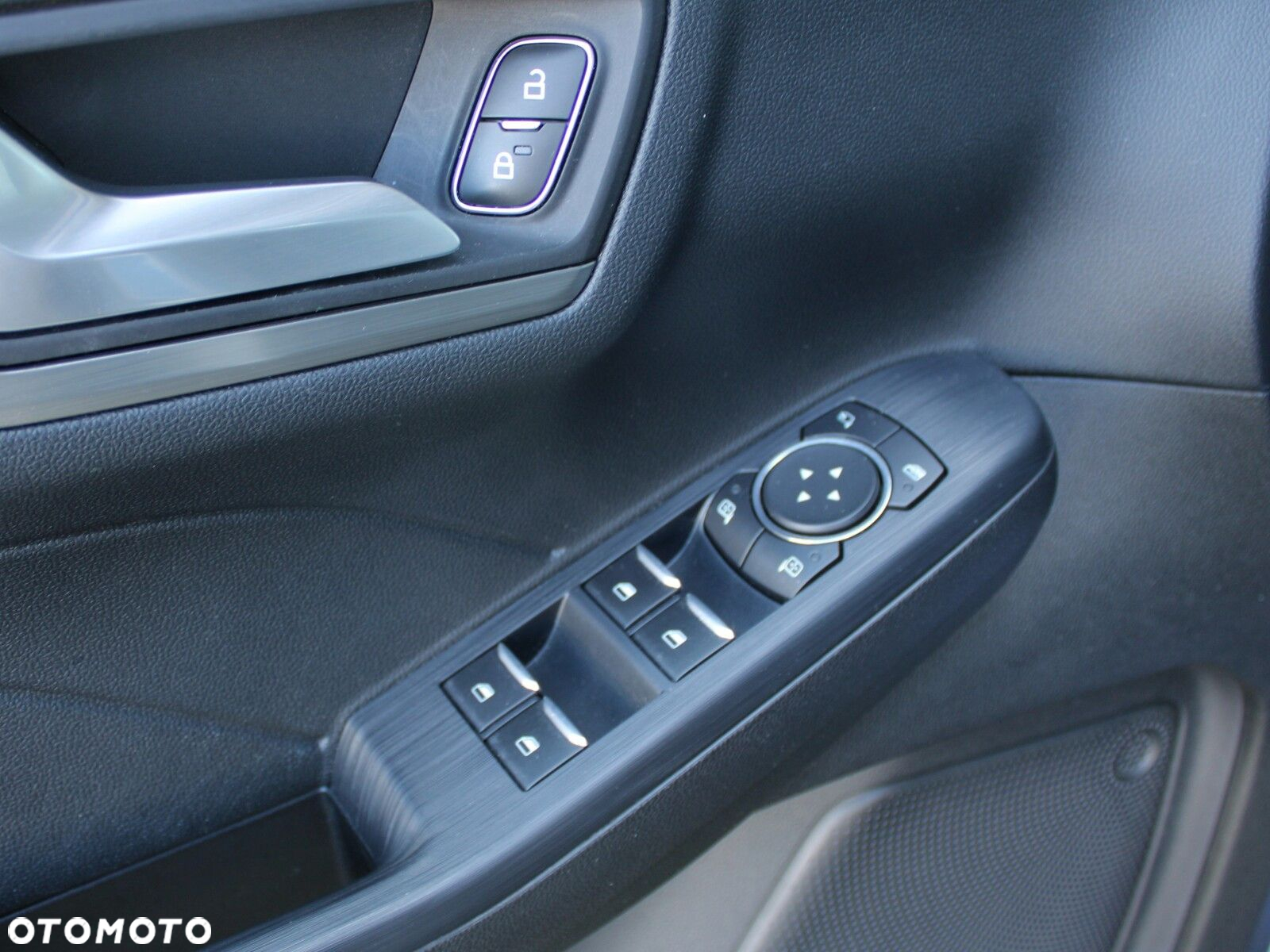 Ford Kuga 2.5 FHEV AWD Titanium - 33