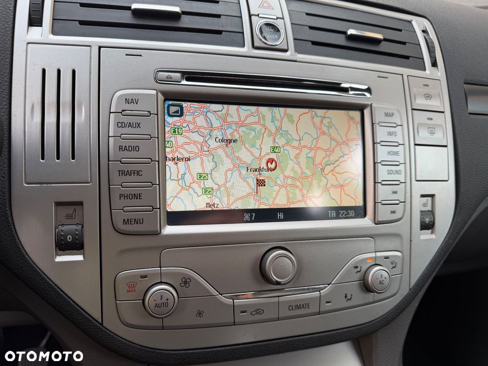 Ford Kuga 2.0 TDCi 2x4 Titanium - 16