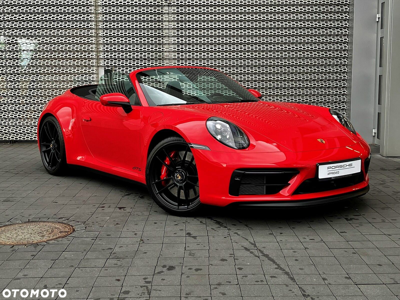Porsche 911 Carrera 4 GTS Cabrio - 7