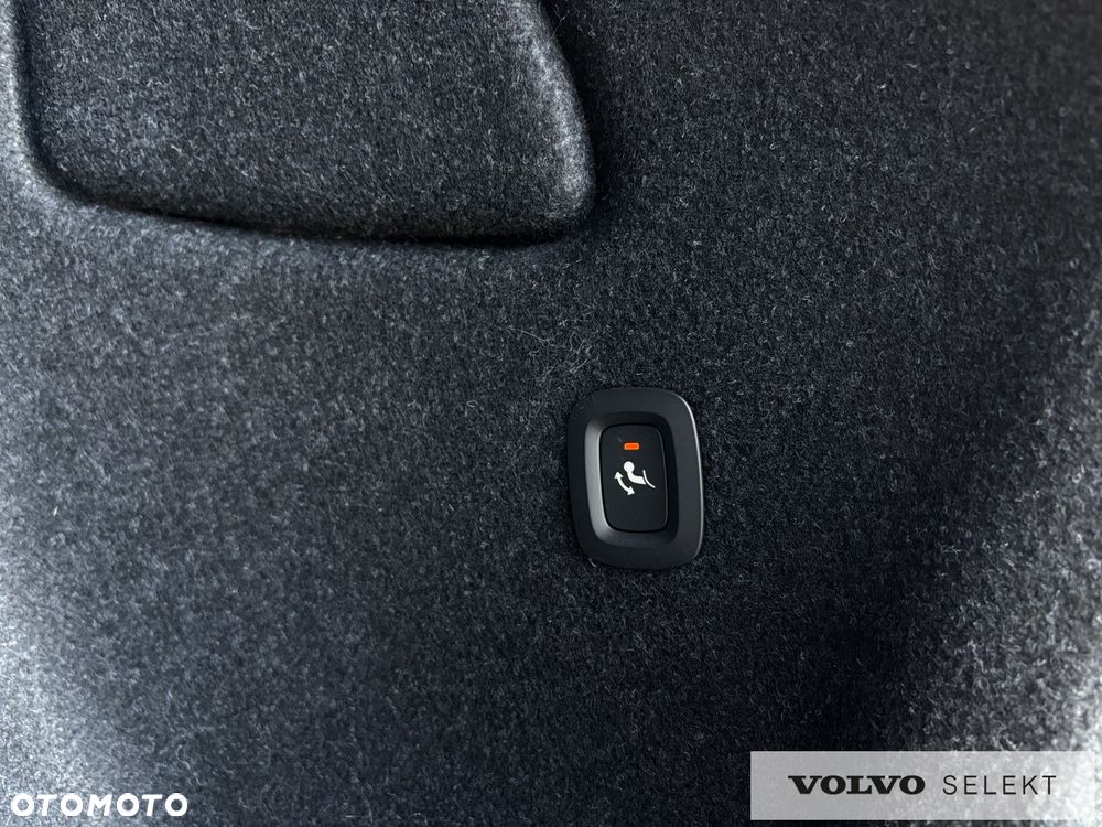 Volvo XC 40 - 25
