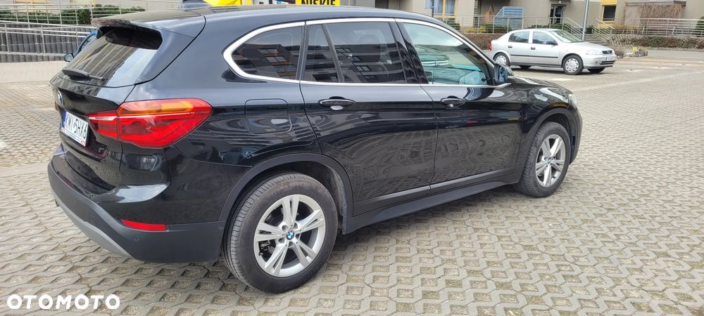 BMW X1 sDrive18d - 9
